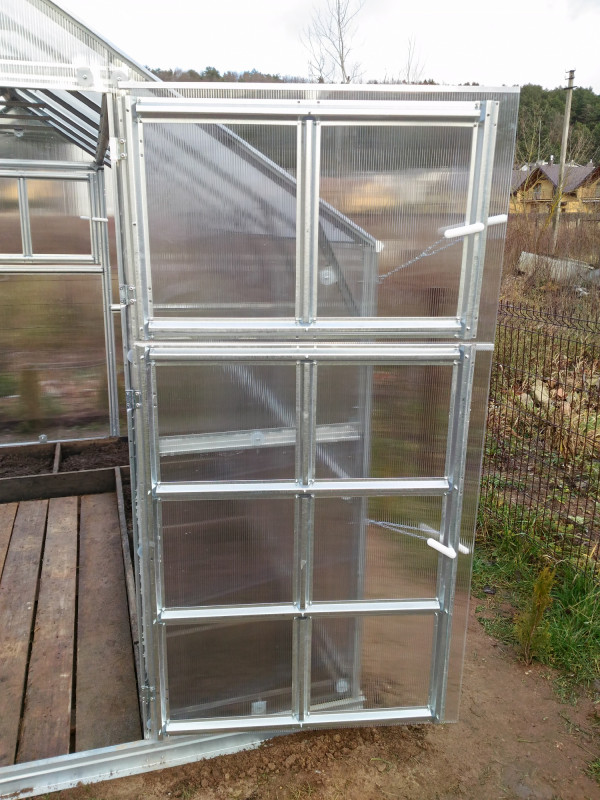 Zahradní skleník z polykarbonátu tl.6 mm GARDENTEC H11 - š.2,35 x dl.11,17 m