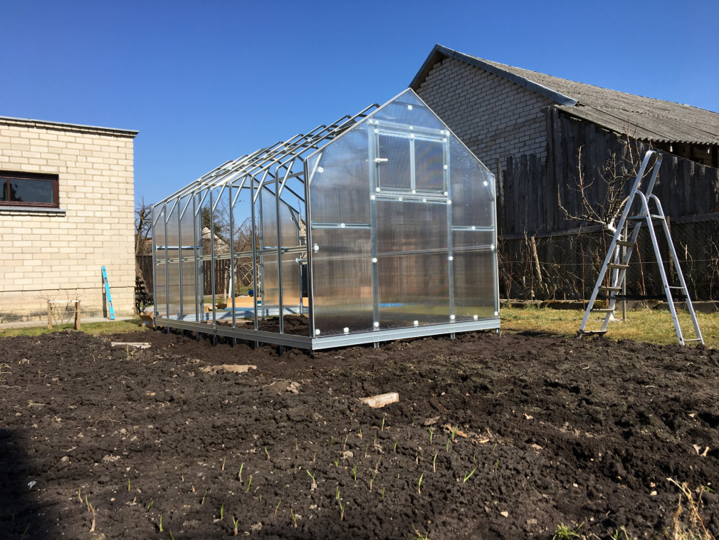 Zahradní skleník z polykarbonátu tl.6 mm GARDENTEC H11 - š.2,35 x dl.11,17 m