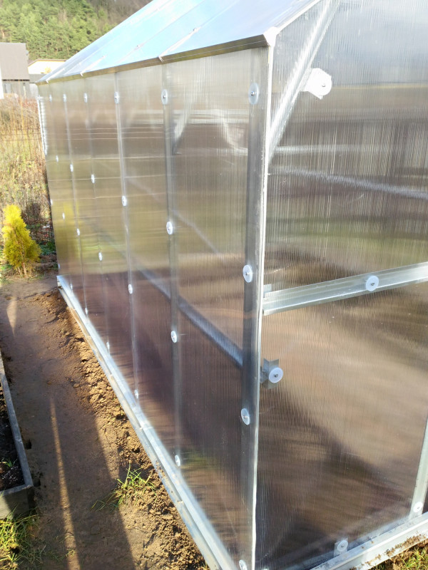 Zahradní skleník z polykarbonátu tl.6 mm GARDENTEC H11 - š.2,35 x dl.11,17 m