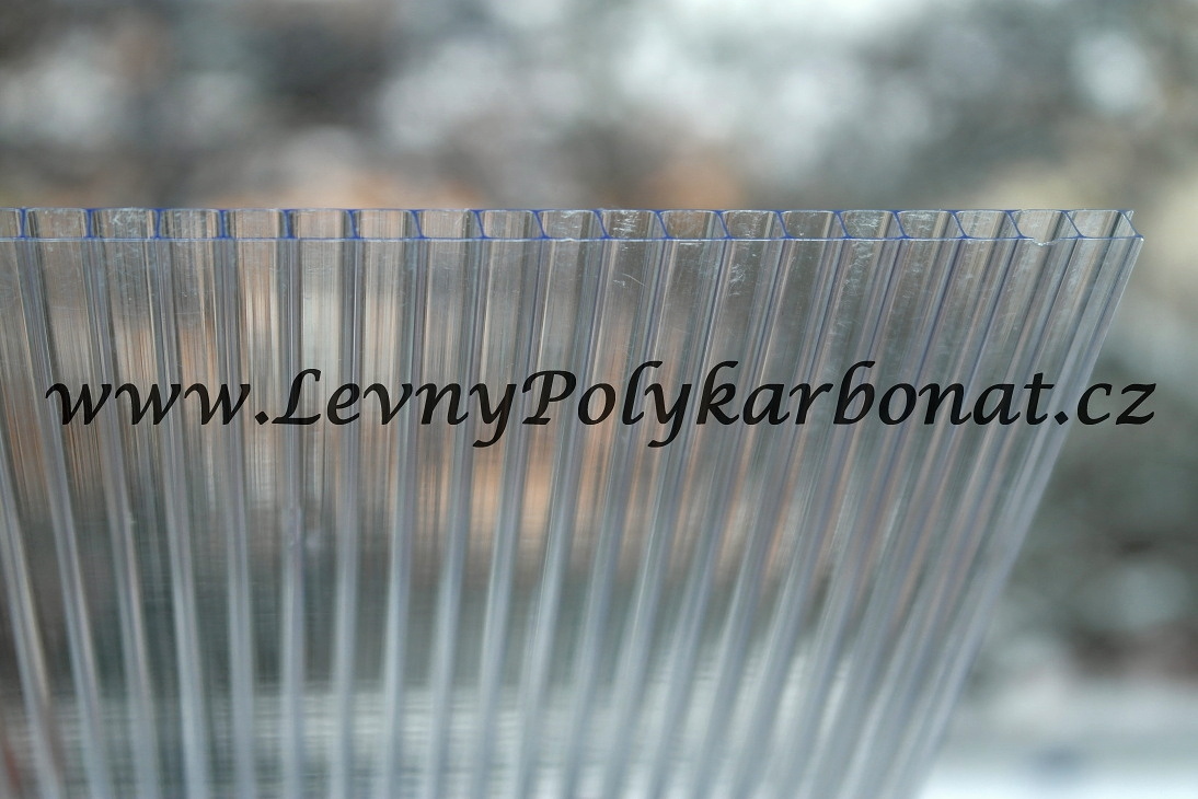 Komůrková deska ČIRÁ 4mm 1UV MULTICLEAR BOX 2 WALL š.2,1m x dl.4m