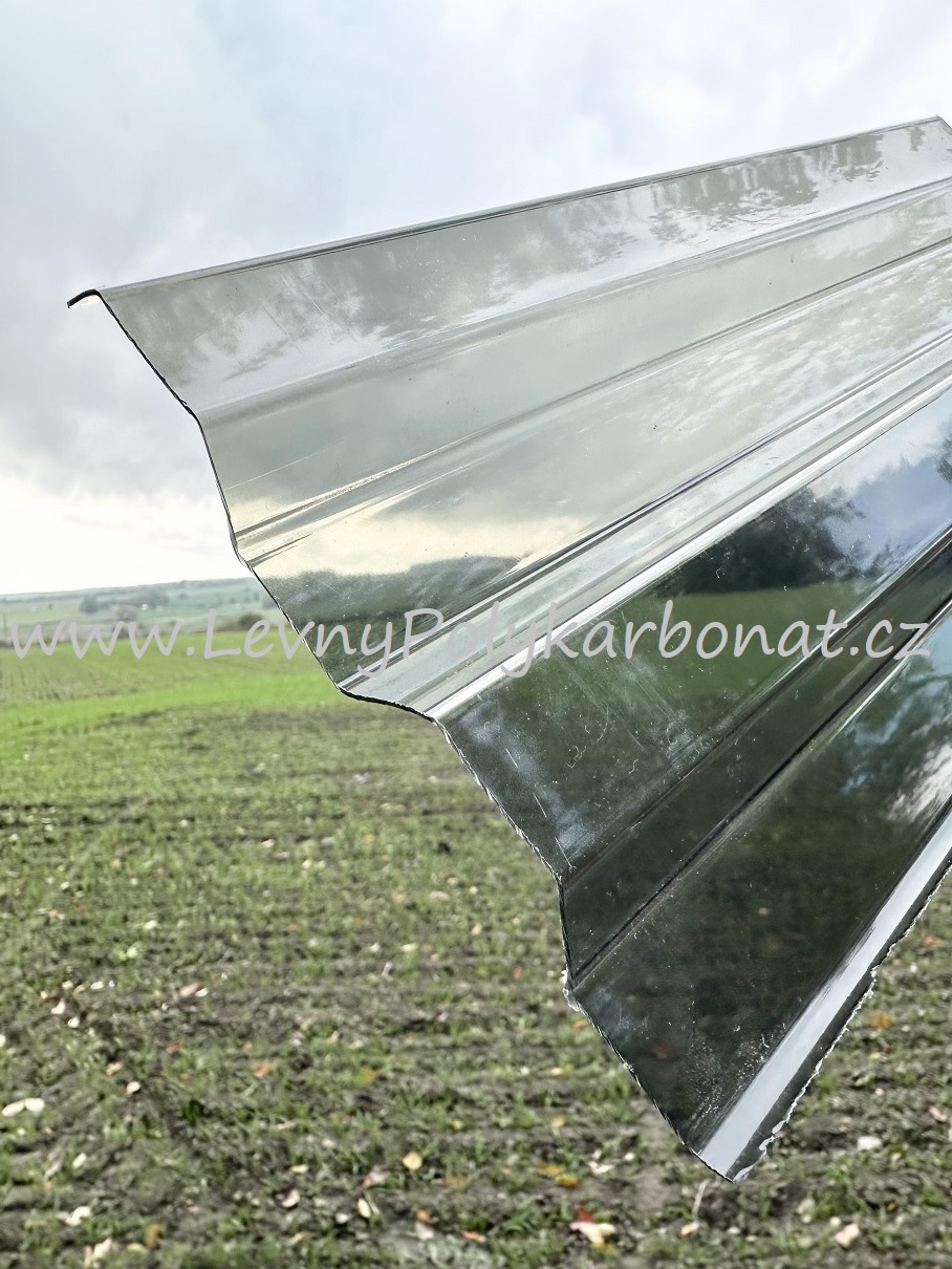Trapéz ŠEDÁ HLADKÁ 0,8mm polykarbonát PALRAM SUNTUF š.1,06m x dl.3,5m