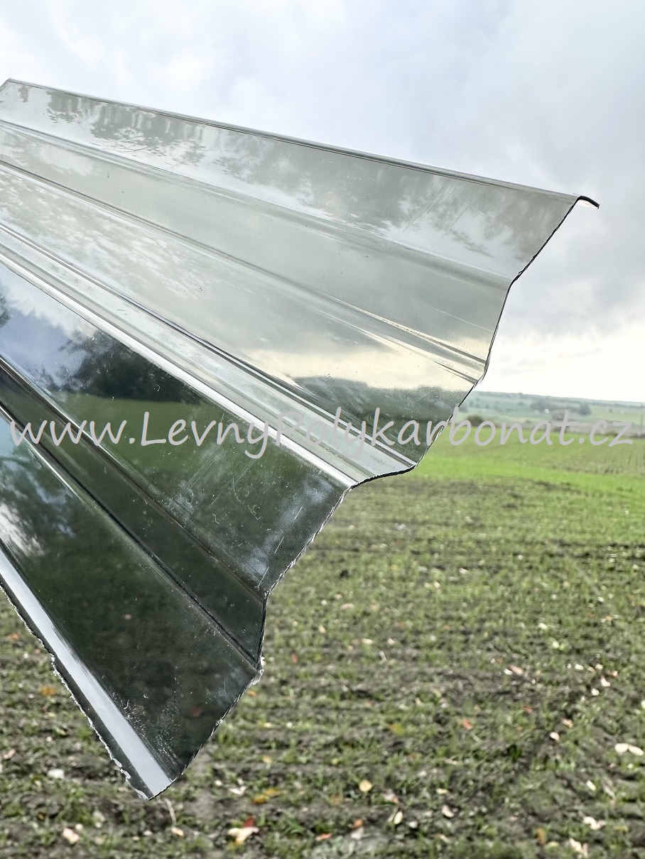 Trapéz ŠEDÁ HLADKÁ 0,8mm polykarbonát PALRAM SUNTUF š.1,06m x dl.3,5m