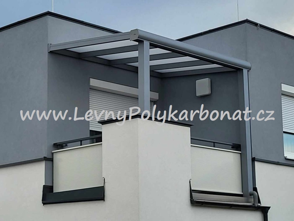 Masivní hliníková pergola MB LINE - ČERNÁ + PC OPÁL tl.16mm - š.4m x dl.6,06m