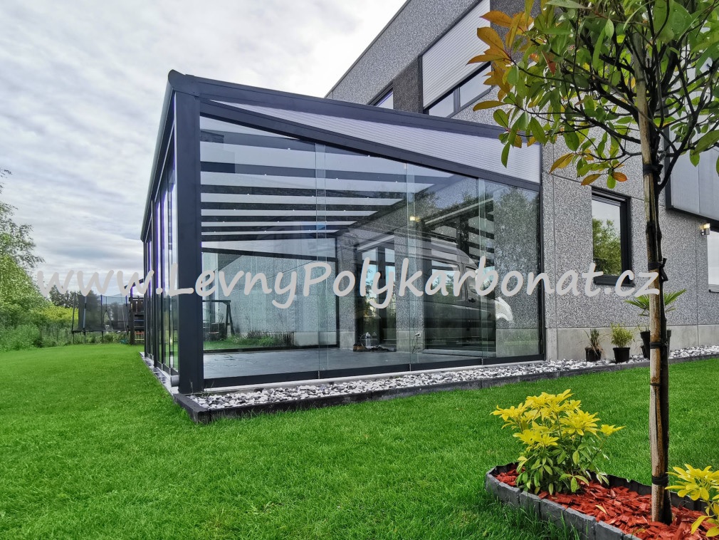 Masivní hliníková pergola MB LINE - KRÉMOVÁ + PC OPÁL tl.16mm - š.3m x dl.4,06m