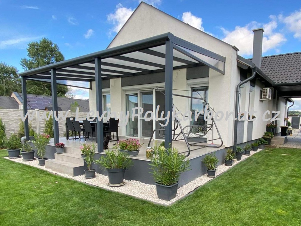 Masivní hliníková pergola MB LINE - KRÉMOVÁ + PC OPÁL tl.16mm - š.3m x dl.4,06m