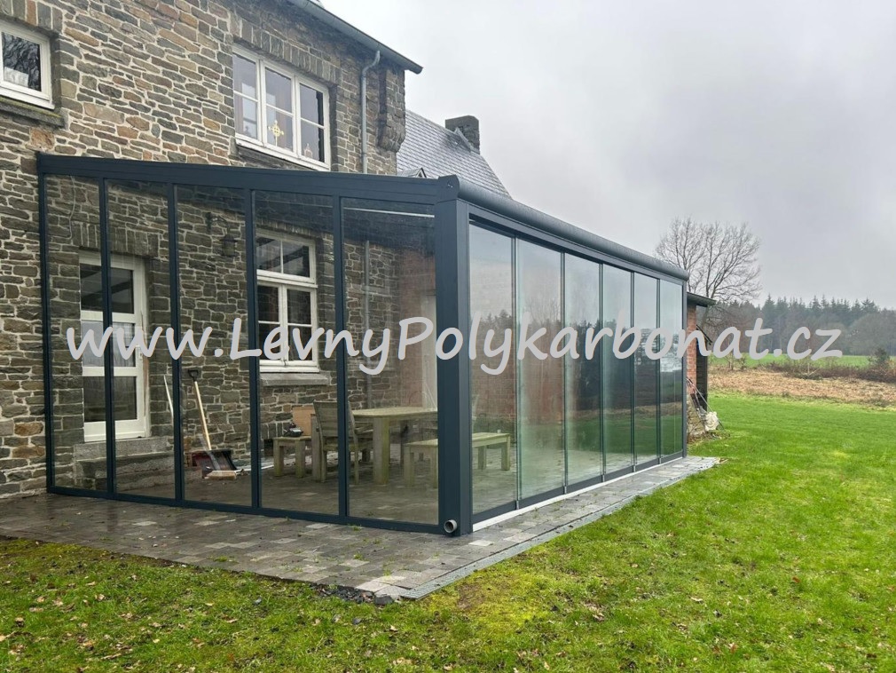 Masivní hliníková pergola MB LINE - KRÉMOVÁ + PC OPÁL tl.16mm - š.3m x dl.4,06m