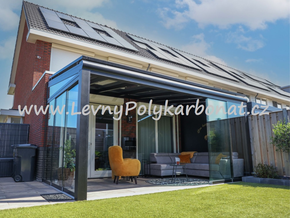 Masivní hliníková pergola MB LINE - KRÉMOVÁ + SKLO tl.9mm - š.2,5m x dl.3,06m
