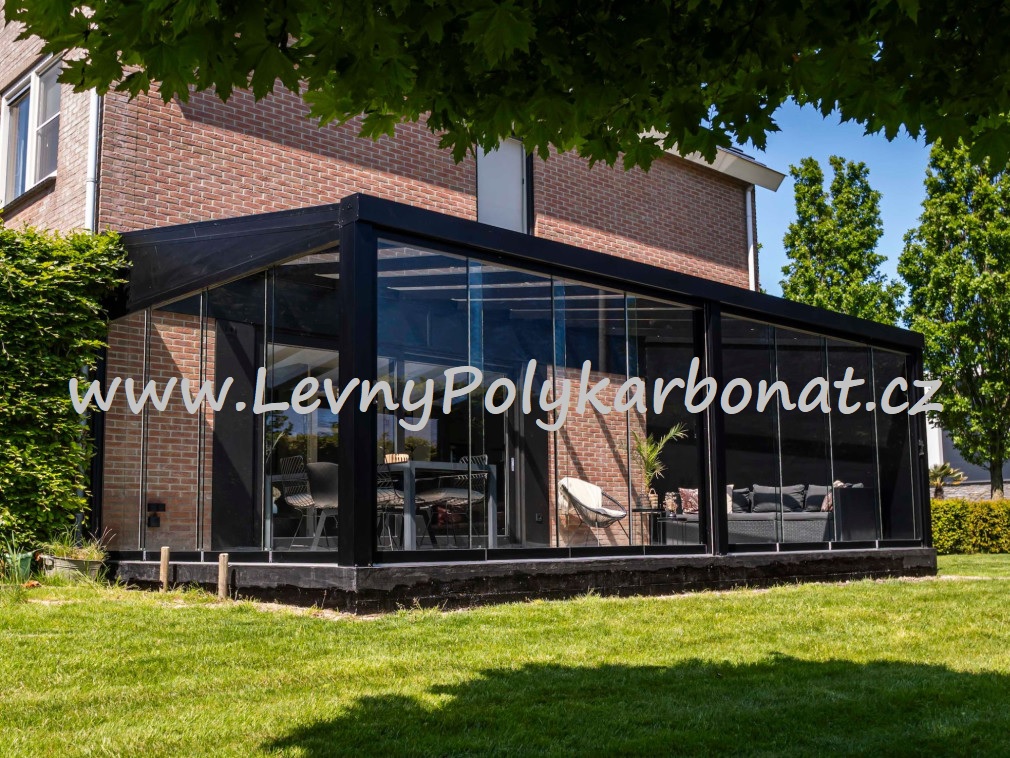 Masivní hliníková pergola MB LINE - KRÉMOVÁ + SKLO tl.9mm - š.2,5m x dl.3,06m