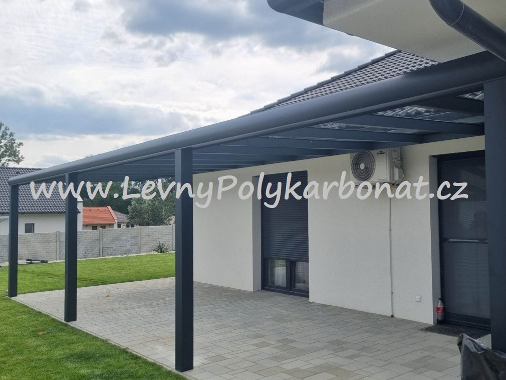 Masivní hliníková pergola MB LINE - KRÉMOVÁ + SKLO tl.9mm - š.2,5m x dl.3,06m