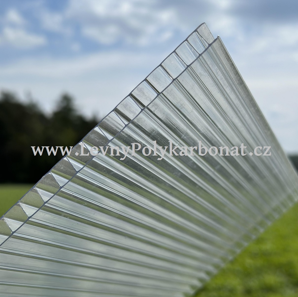 Komůrkové desky tl. 10 mm SUNLITE PC2/1UV ČIRÁ 2,1 m x 2 m