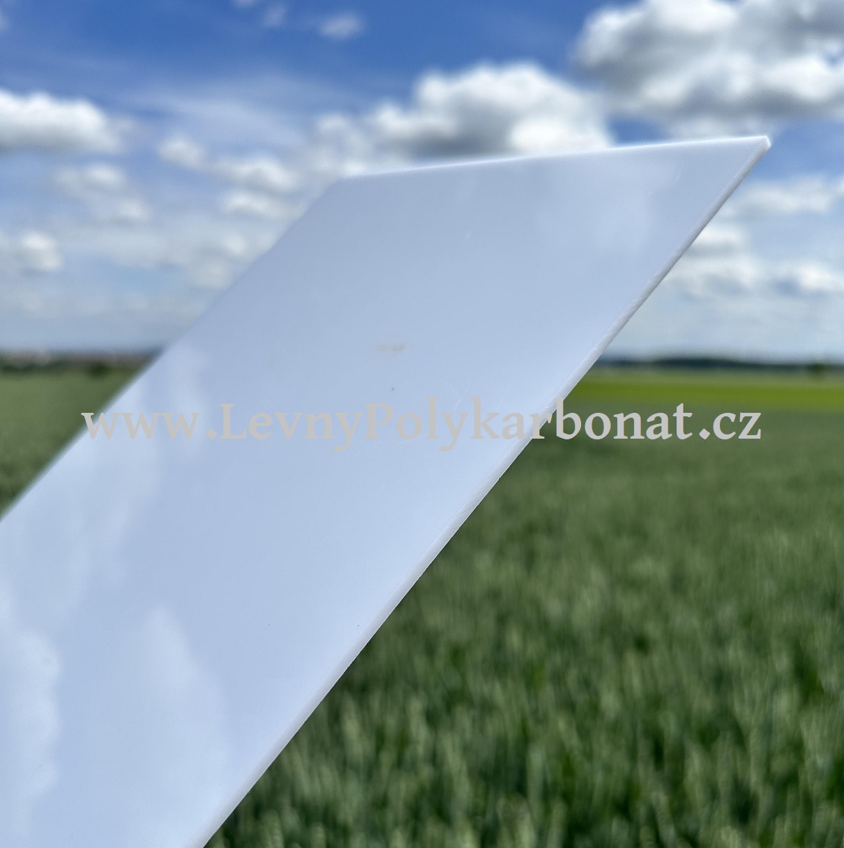 Plná deska OPÁL 10mm 2UV plexisklo PMMA CRYLON š.2,05m x dl.3,05m (6,26 m2)