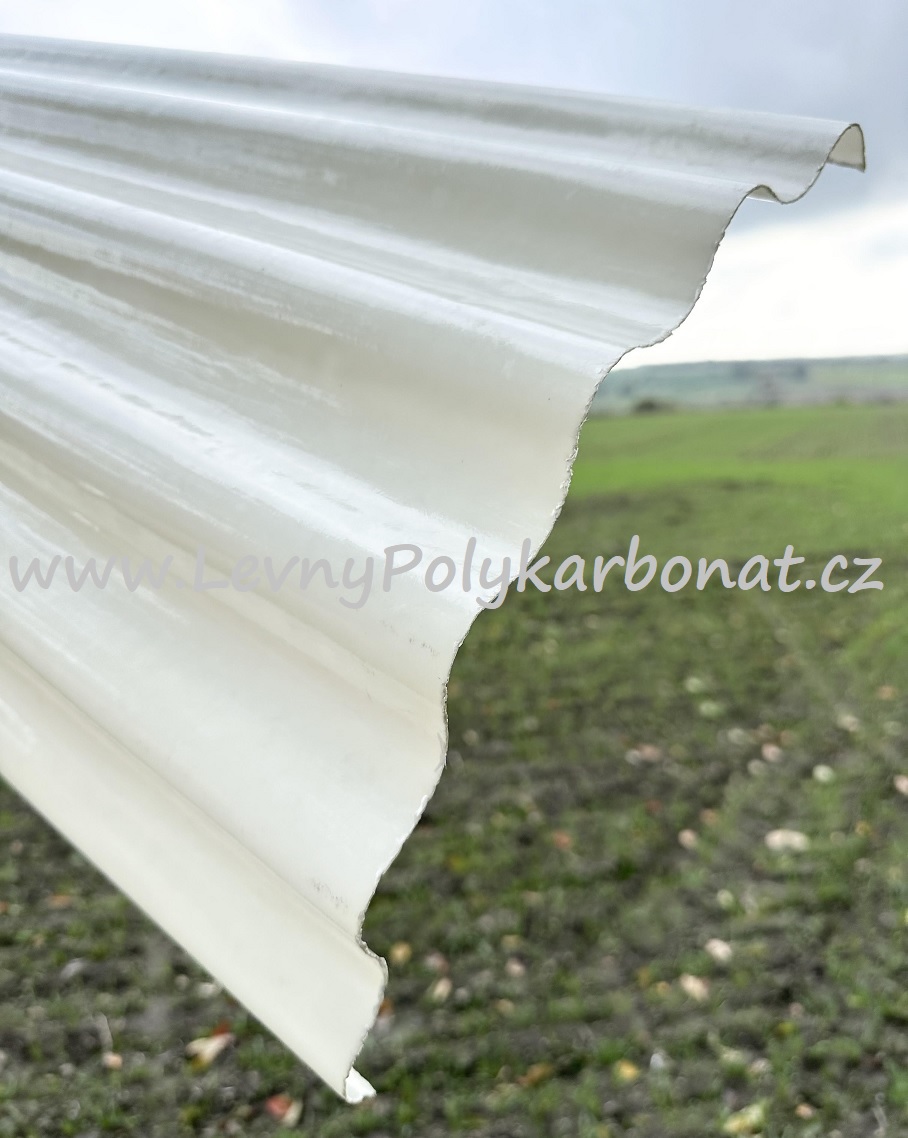 Role vlna sklolaminát WELLGLASS PES TL.0,7 mm - VL76/18 OPÁL - v. 2,5m (ŘEZY NA MÍRU Z NÁVINU)